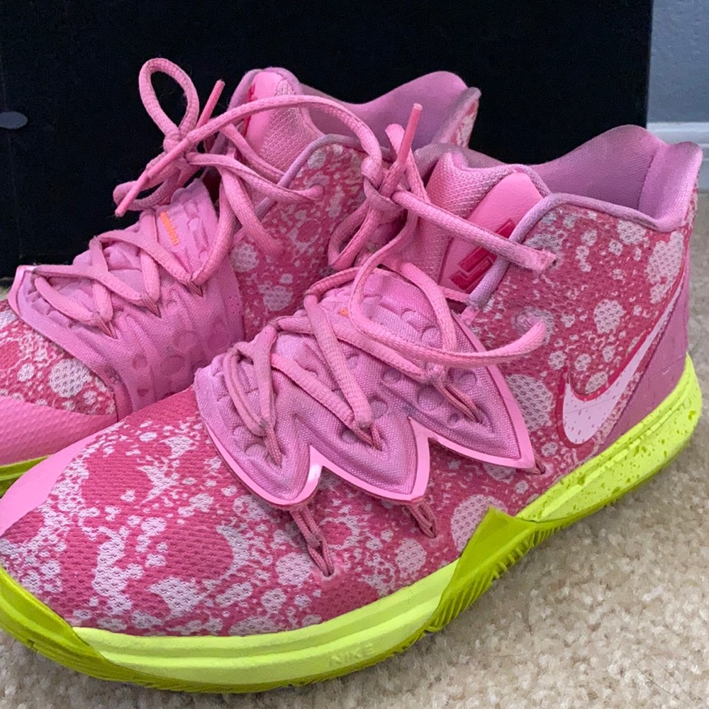 Nike Kyrie 5 Spongebob Patrick size 6.5Y